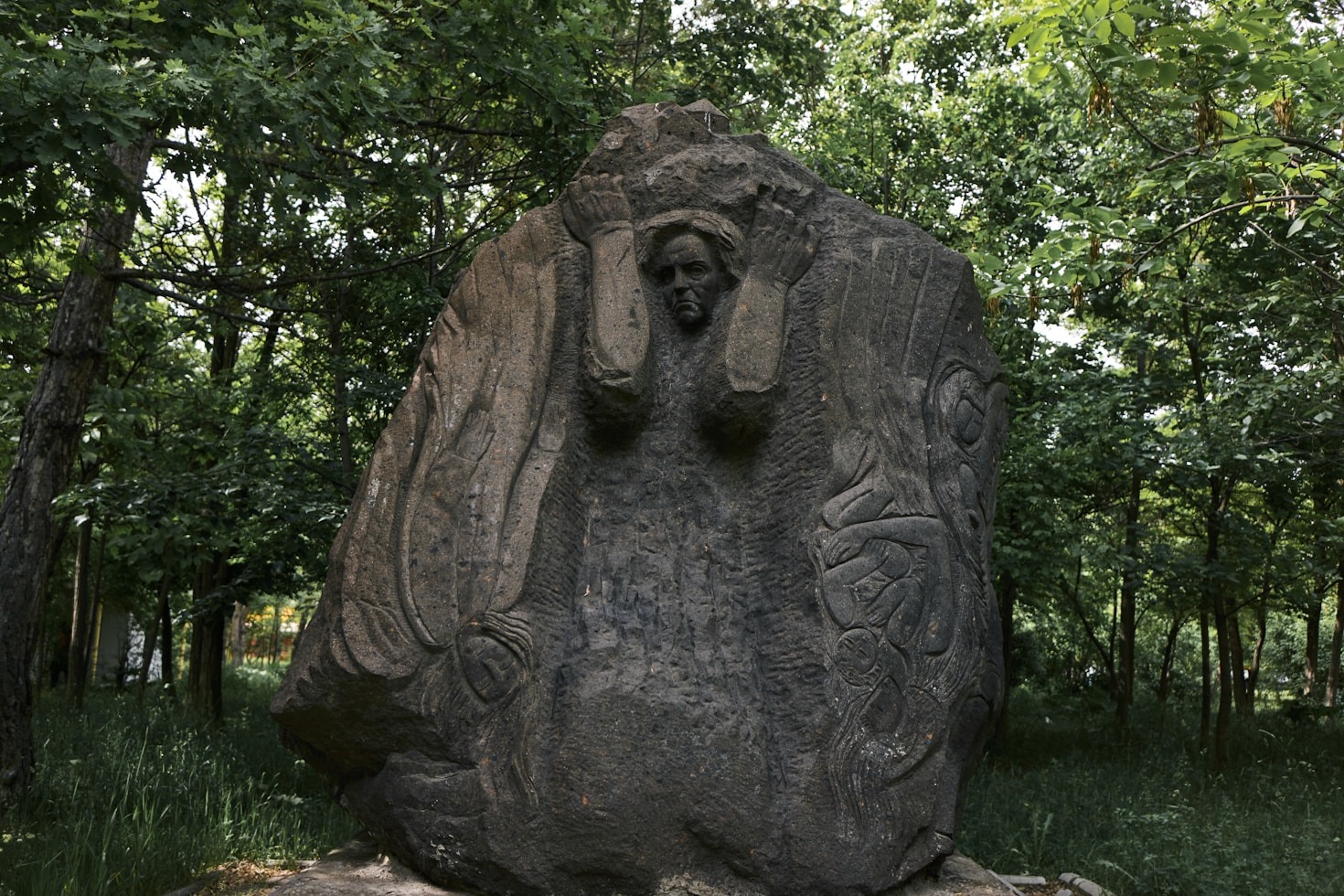 The Aesthetic Power of Natural Stone in Modern Spaces